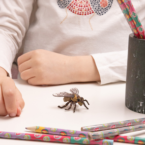 Figurine Abeille Papo en PVC, thème insectes, Collection Animaux des jardins, jouet éducatif idéal pour enfants et collectionneurs